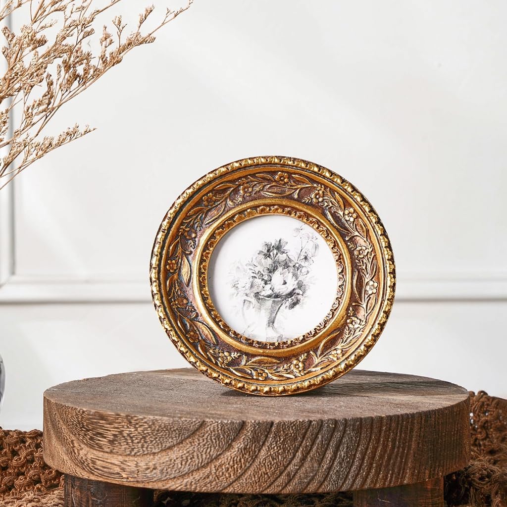 Elegant Round Resin Photo Frame with Detailed Embossing for Stylish Interior