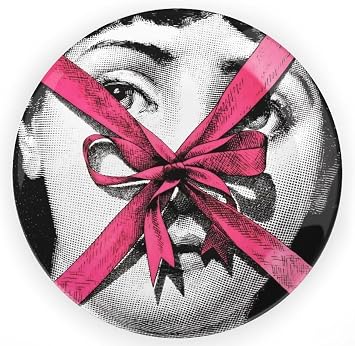 10" Italian-Style Decorative Plate Modern Art Face Design, Handcrafted Ceramic Platter for Tabletop or Wall Display Red Lace