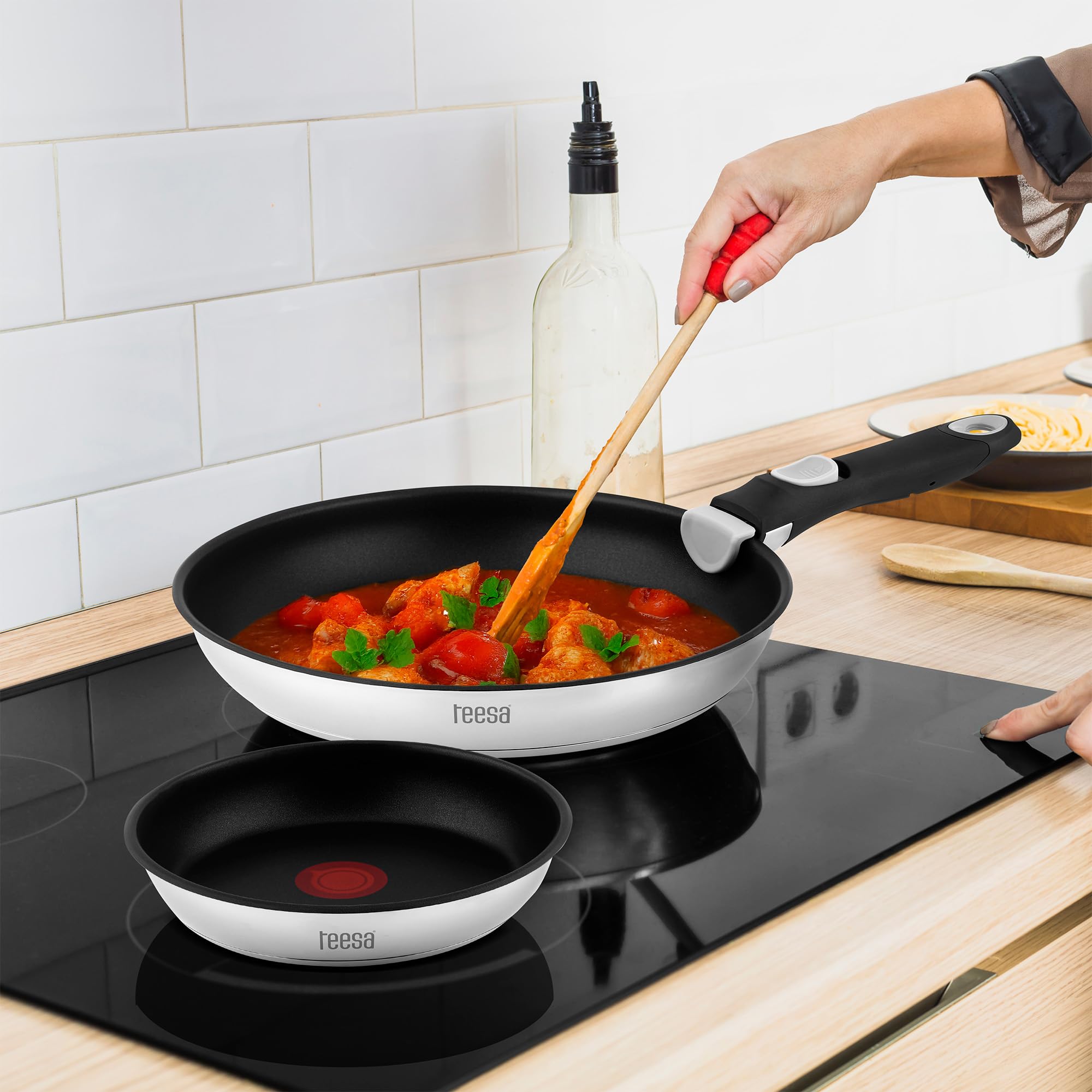 Teesa Zestaw 3 Patelni z Odłączaną Rączką 22cm 24cm 28 cm Tytanowa Powierzchnia FRYING PANS SINGLE HAND Stal Nierdzewna Typ 304 Wszystkie Rodzaje Kuchenek TSA0155