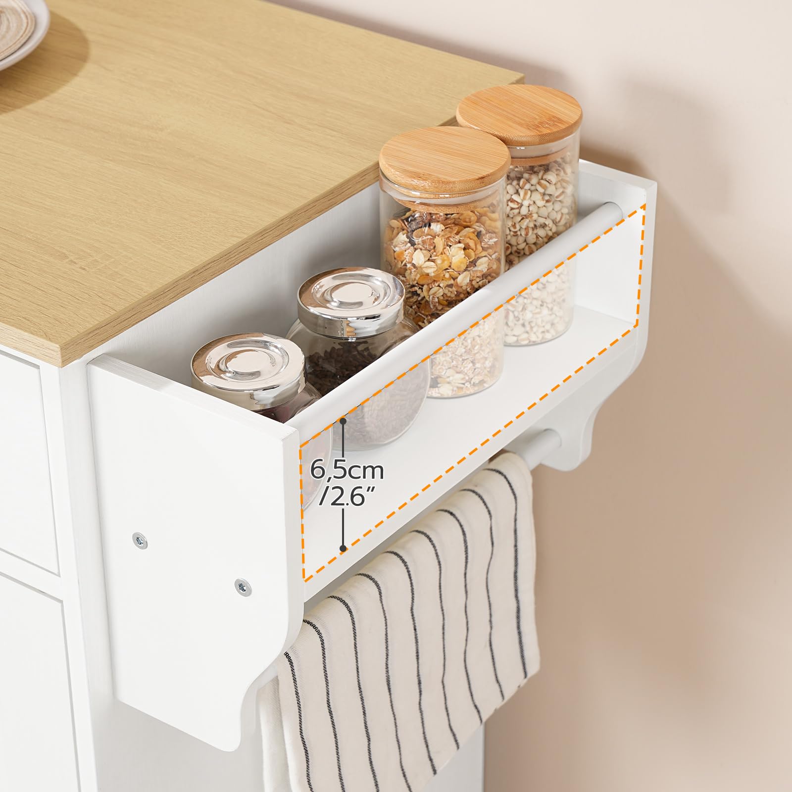 HOOBRO Tavolo Isola Cucina con Prese Elettriche, Carrello da Cucina con Cassetti e Porta Spezie, Carrello Isola da Cucina, con 2 Prese, Bianco e Colore Legno Naturale EWN88CZD01