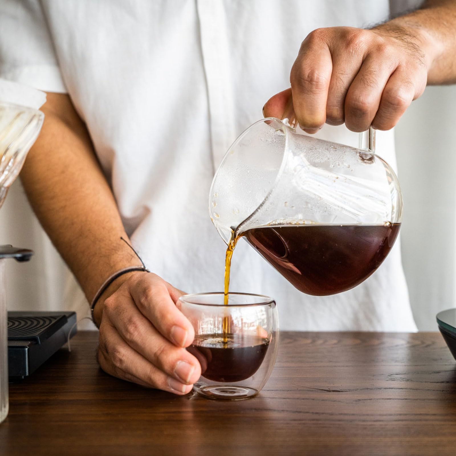 Cafetière Pour-Over en Verre 600ml - Manuelle avec Filtre et Couvercle - Infusée à la Main - Verseuse Transparente