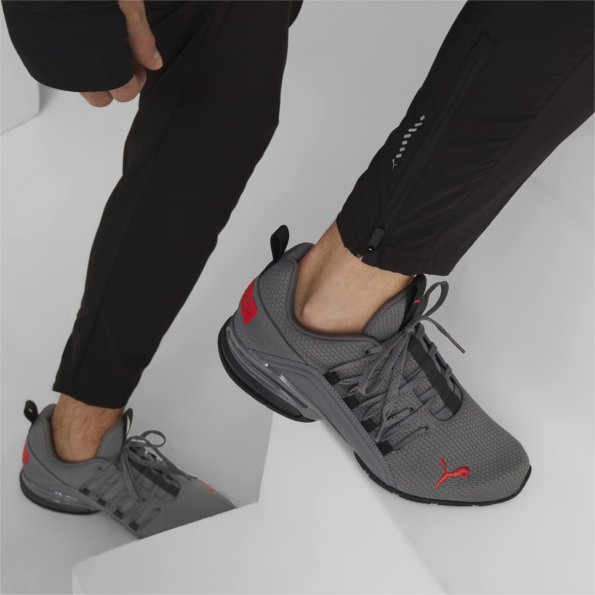 PUMA Herren Axelion Refresh Laufschuhe 44.5, Black Cool Dark Gray Red