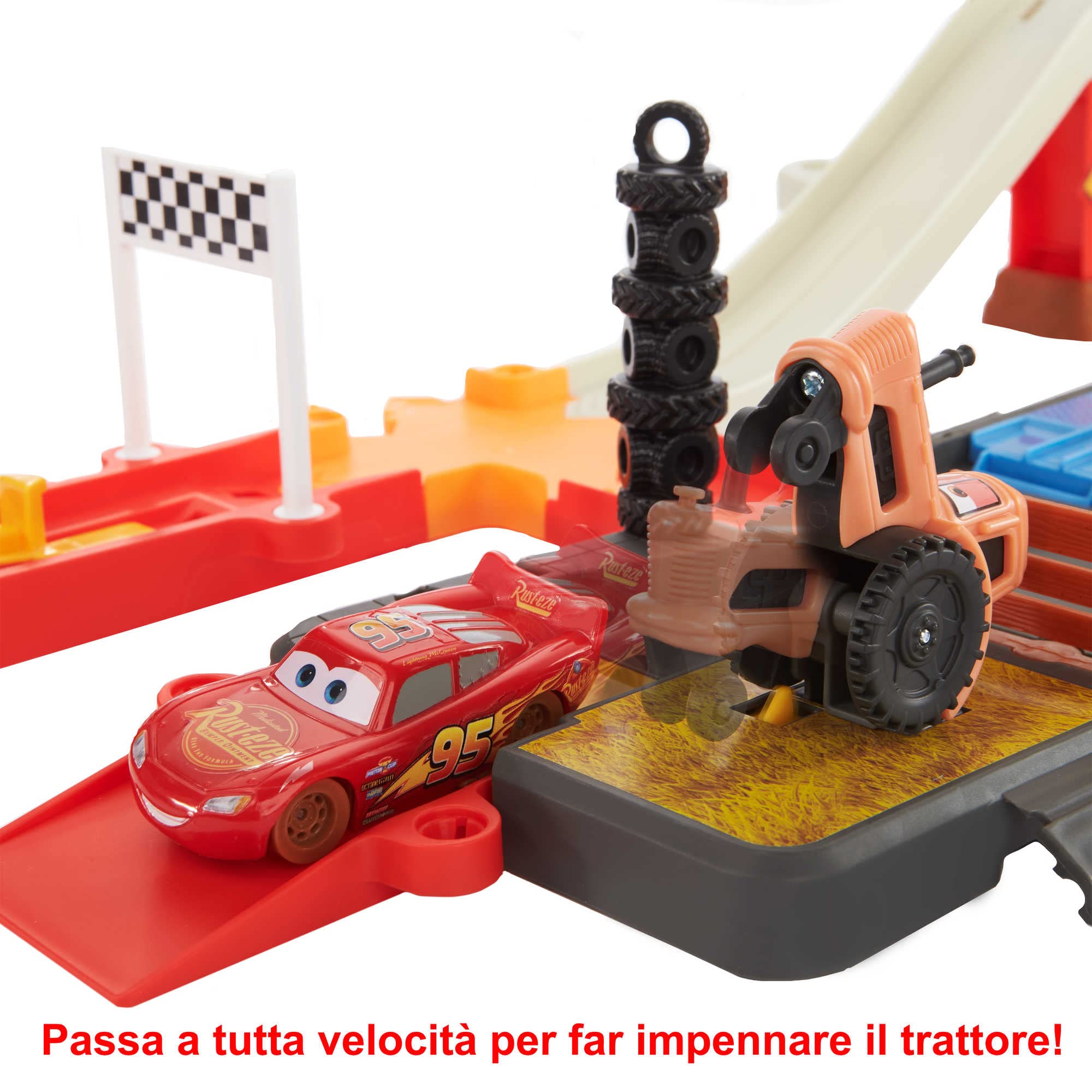 Disney Pixar Cars Race & Go - Playset con Saetta Mcqueen e 1 Trattore - 3 Configurazioni - Oltre 20 Pezzi - Regalo per Bambini da 4+ Anni, HDN02
