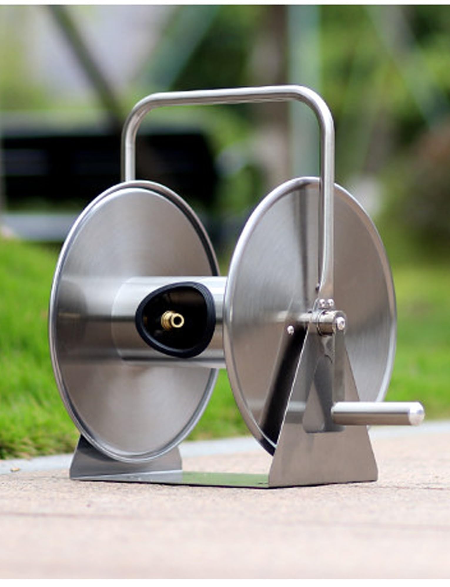 Avvolgitubo da giardino, supporto da parete in acciaio inox con capacità di 30 metri, include tubo di ingresso da 2 m e manovella per una facile irrigazione