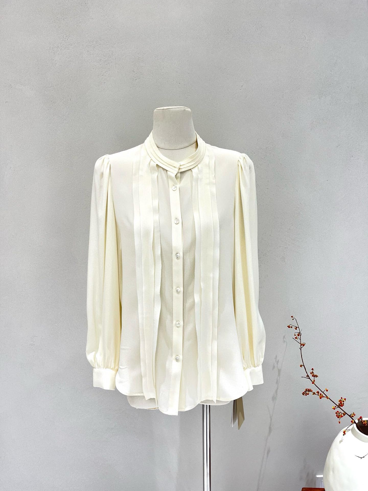 Donna Blusa da Ufficio in Seta a Maniche Lunghe con Collo Alto