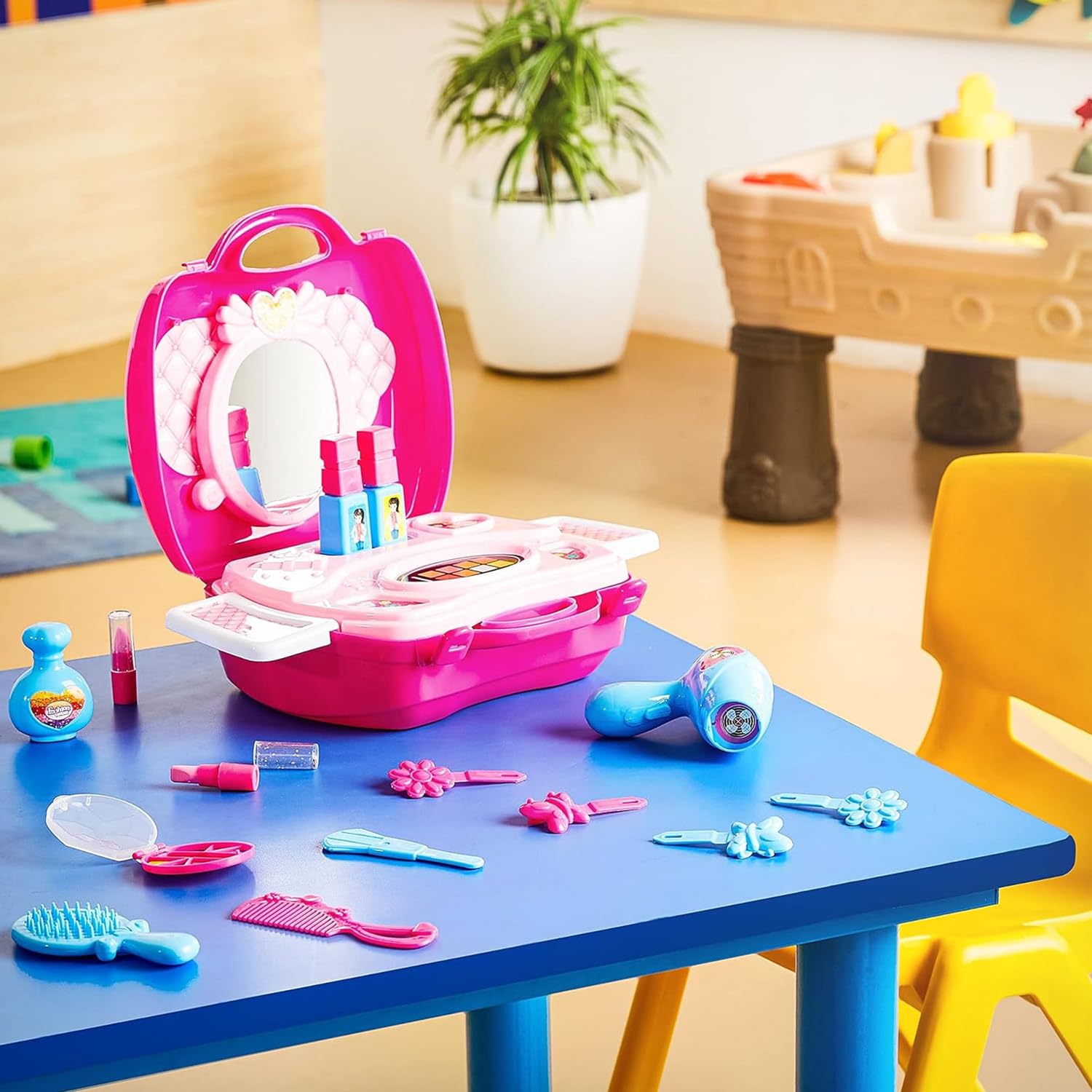 amazon brand - jam & honey makeup set for girls | lightweight portable plastic suitcase kit | ideal for 3+ years kids | non-toxic | kid-friendly | pink & blue