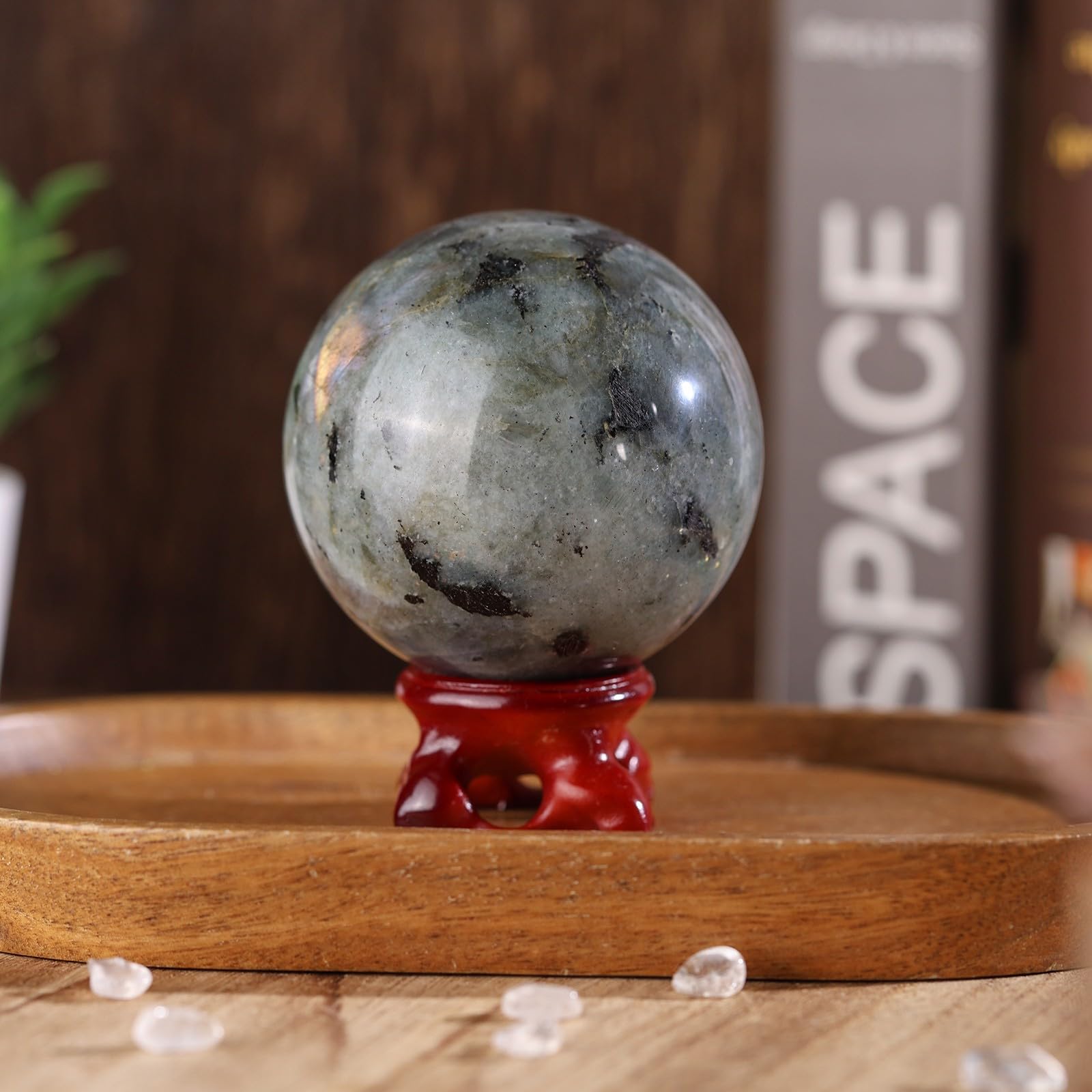Rockcloud Sfera di labradorite naturale con supporto in resina, sfera di cristallo lucida, scultura decorativa per meditazione Fengshui decorazione per la casa, 6,1 – 7,9 cm