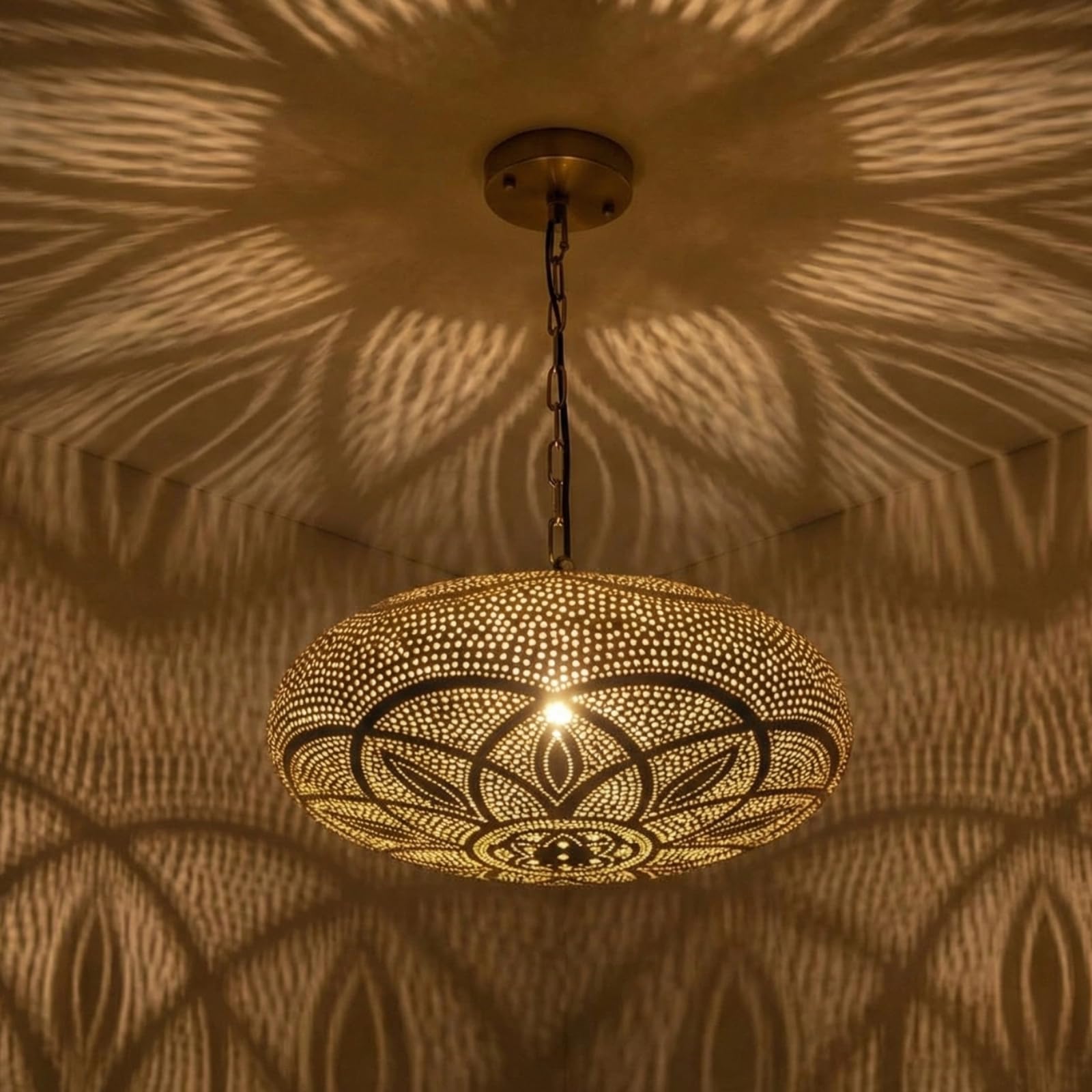 Photo 1 of Tujoe 11.8 in Moroccan Ceiling Lamp Simple Moroccan Pendant Light Fixture Hanging Turkish Lamp Farmhouse Hanging Chandelier Light for Dining Kitchen Room Entryway(Modern)