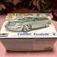 Revell 1/24　キャデラック s-l400.jpg