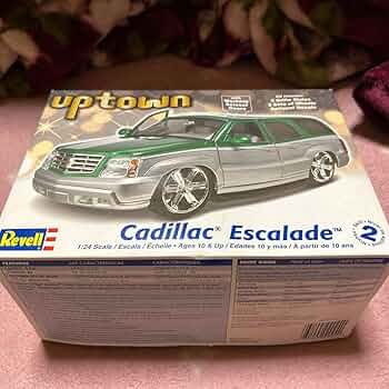 s*2様 Revell キャデラックロワイダー　プラモデル 1/25 プラモデル Custom Cadillac Lowrider カスタム
