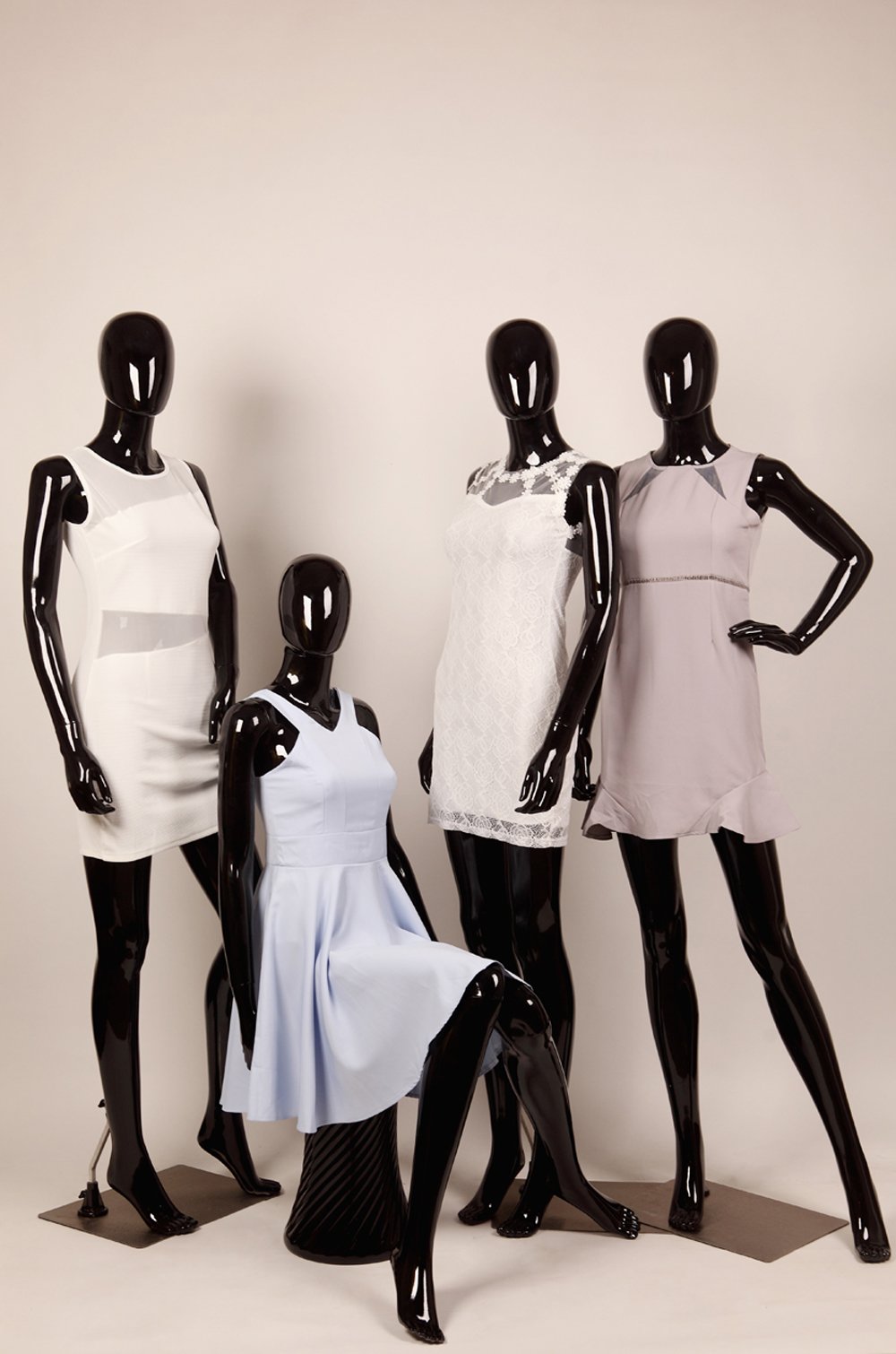 FA-6B Mannequin de vitrine moderne assis et abstrait Noir brillant
