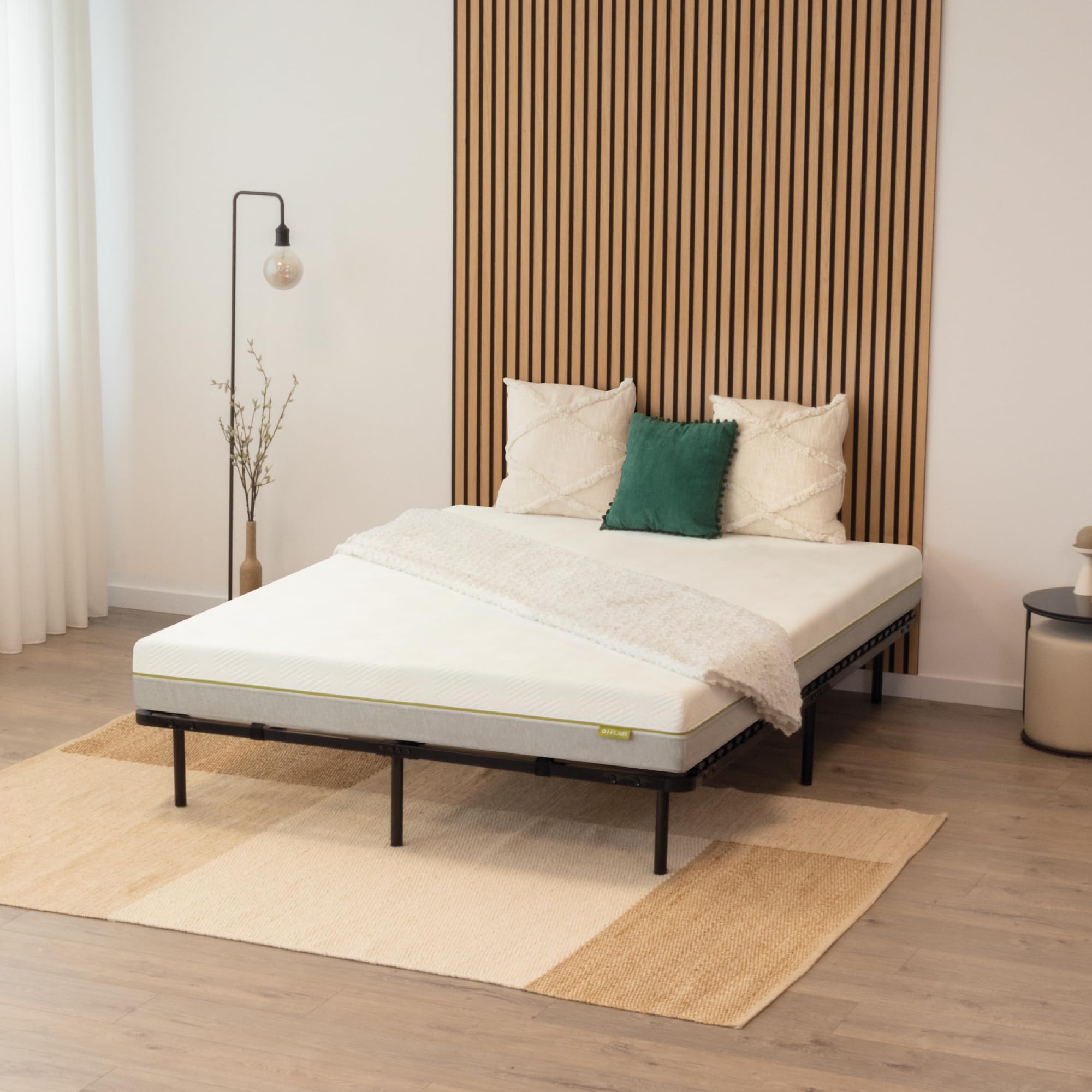i-flair Metallbett Lattenrost 140x200 cm, Gästebett auf Füßen mit Stauraum, Lattenrahmen Ortho - für alle Betten und Matratzen geeignet