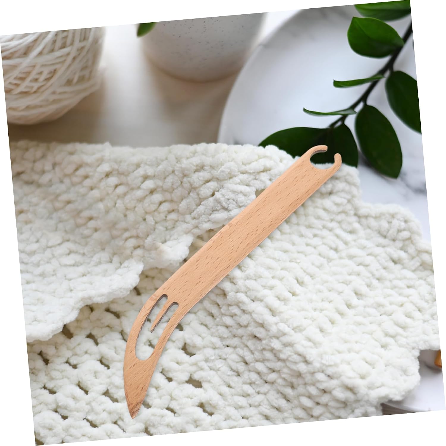 TEHAUX Wooden Crochet Shuttle Tool Set for Weaving Durable Natural Wood Weaving Tool for Bracelets Headbands and Bags Versatile Crafting Accessory for DIY Projects