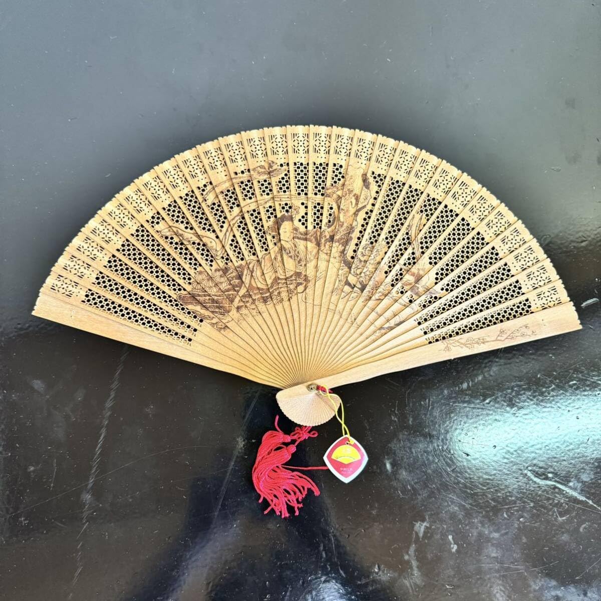 Amazon.co.jp: 白檀透かし彫り扇子 中国美術 中国古玩骨董 白檀扇子  