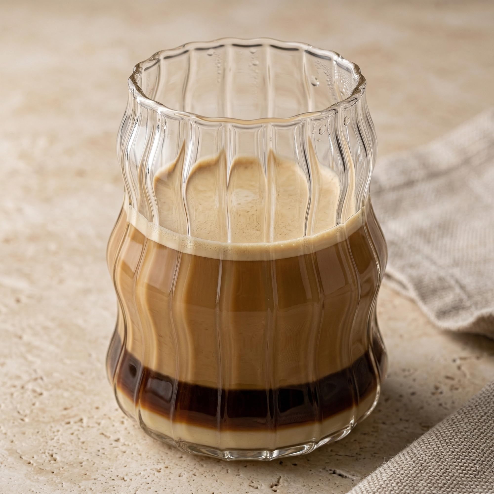 Borosilikat Cam Bardak, 400 Ml Kapasite, Isıya Dayanıklı Yapı, Çift Cidarlı Yalıtım, Ev Ofis Restoran İçin Kullanıma Uygun Borosilikat Cam Çay Kahve Espresso Latte Sunum Bardağı