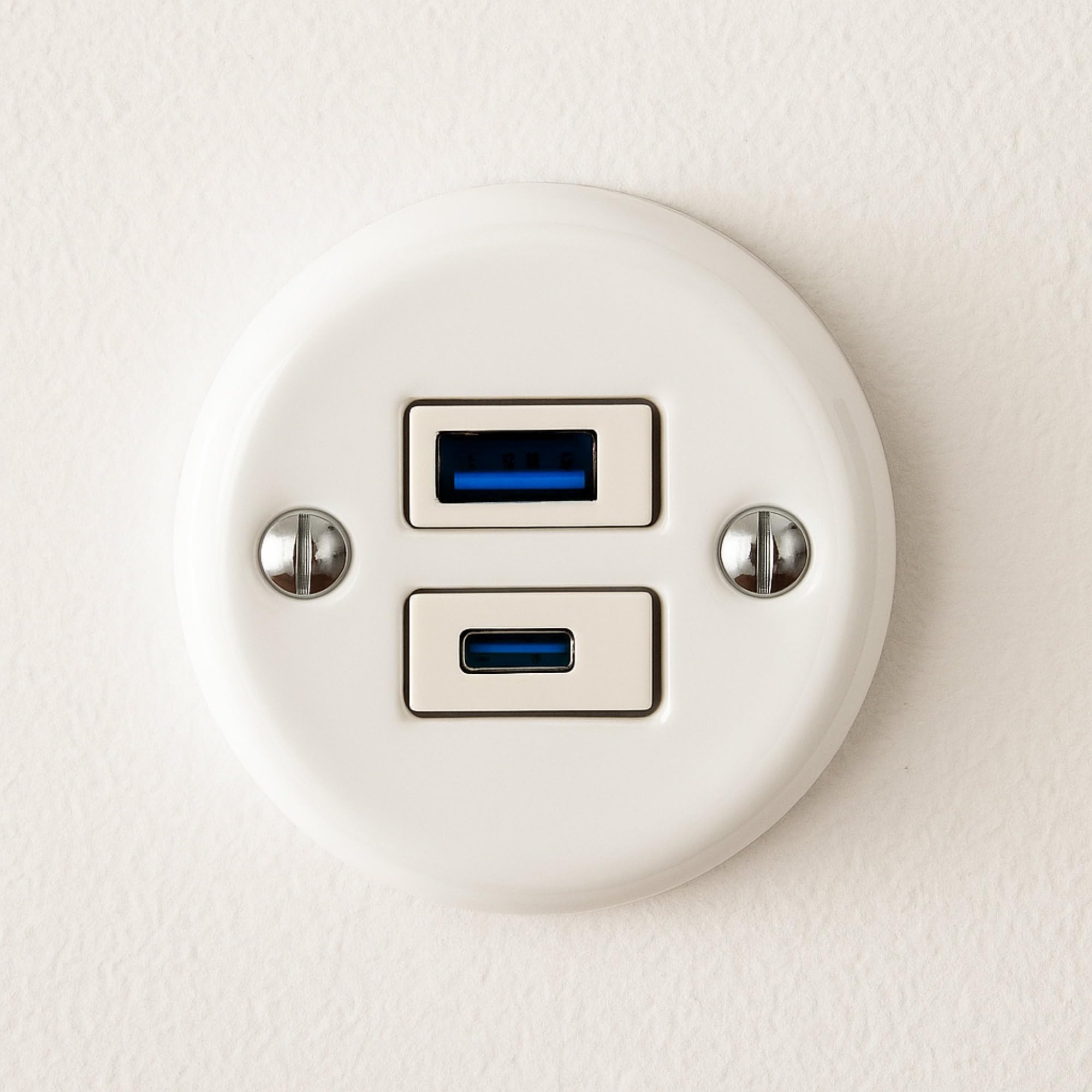 Porcelana natynkowa retro, USB-A USB-C, gniazdo podwójne, All-in-One, seria QR1 biała