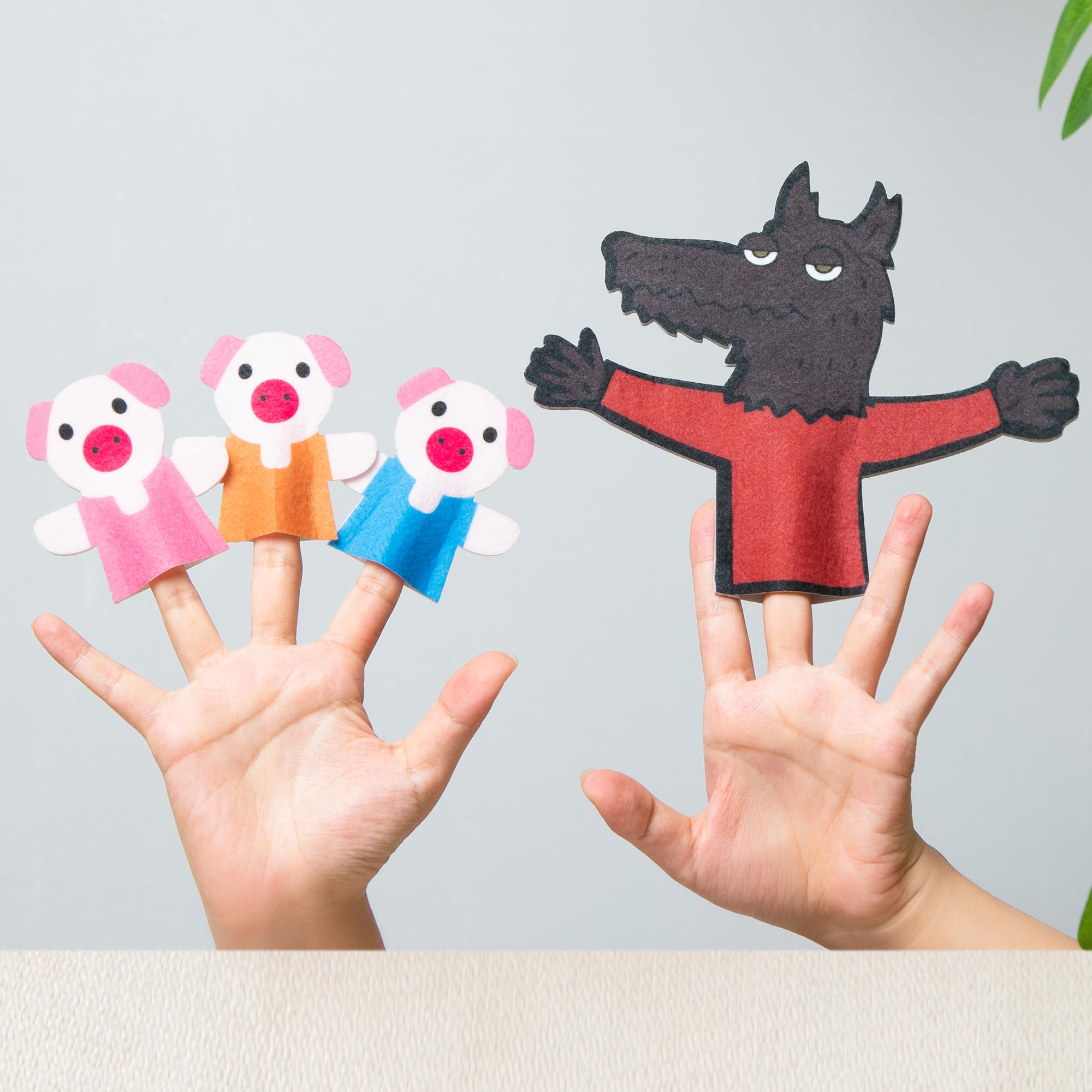 Three Little Pigs Finger Puppets for Kids, 7pcs Story Finger Puppets Toy, Interactive Teaching, Scenario Story Role Play, Bedtime Storytelling