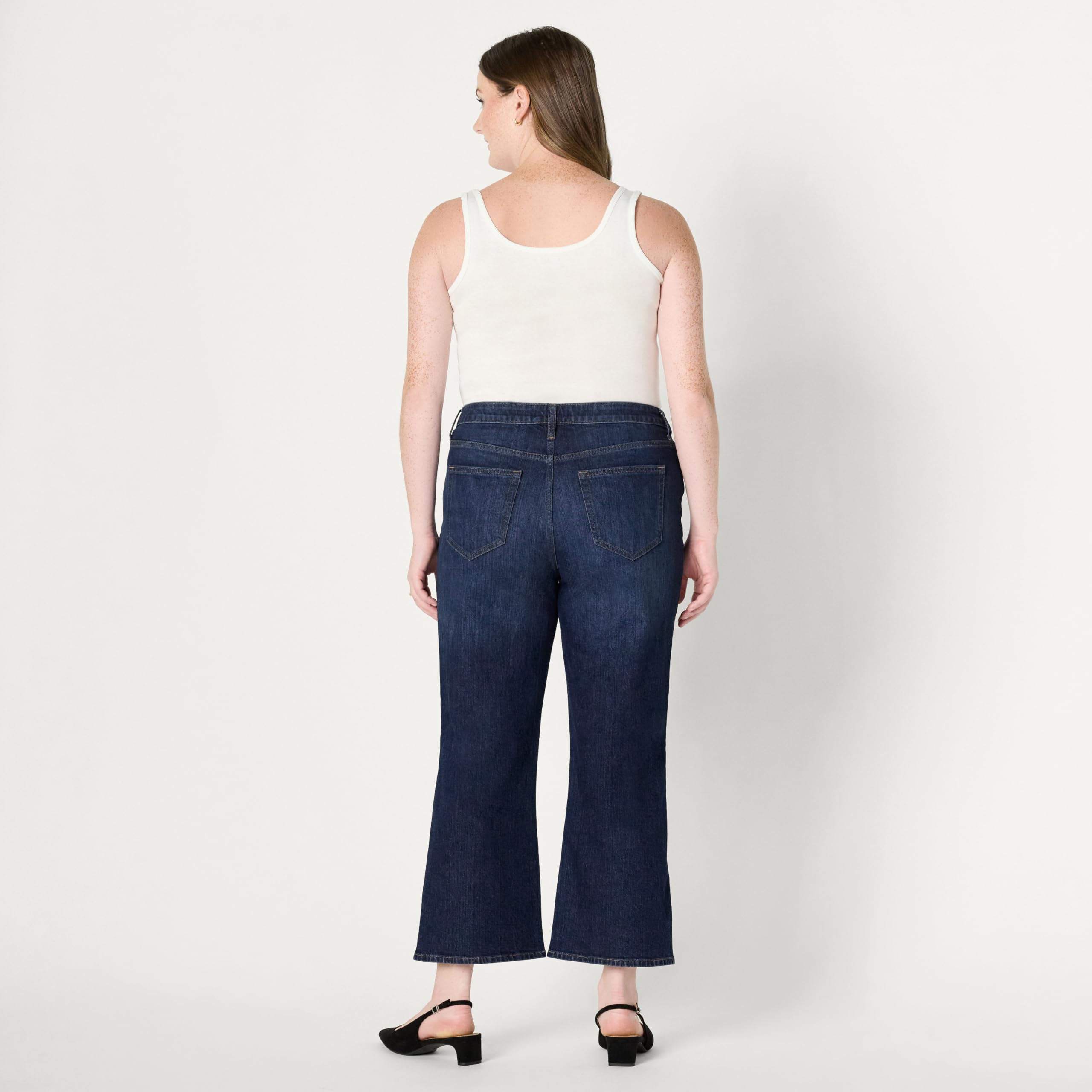 Amazon Essentials Donna Jeans Cropped alla Moda, a Vita Media con Fondo Svasato, Mediamente Elasticizzati