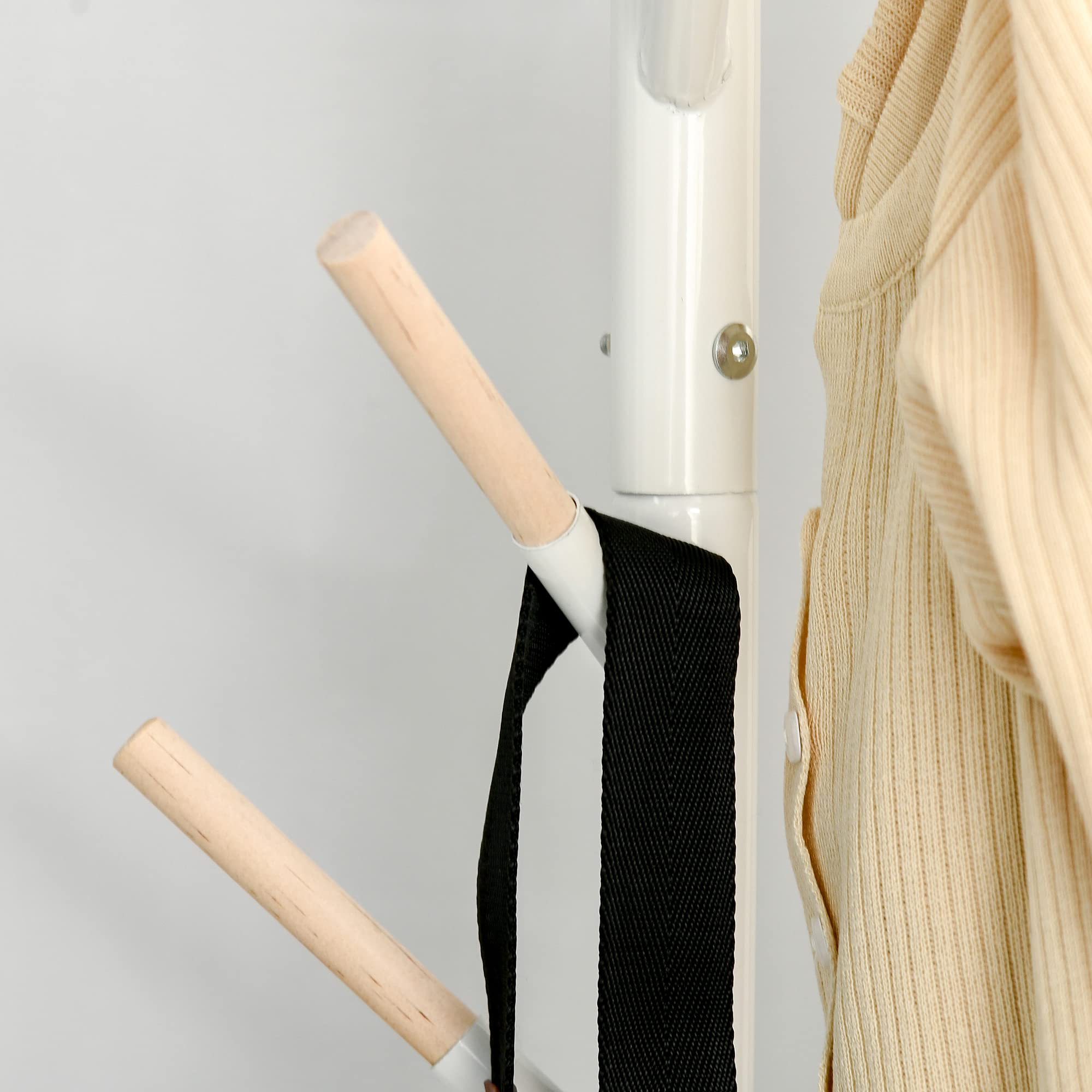 HOMCOM Perchero de Pie con 6 Ganchos de Madera Perchero de Árbol para Ropas, Bolsas y Bufandas, Marco Metálico para Dormitorio, Salón o Entrada 35x35x174 cm Blanco