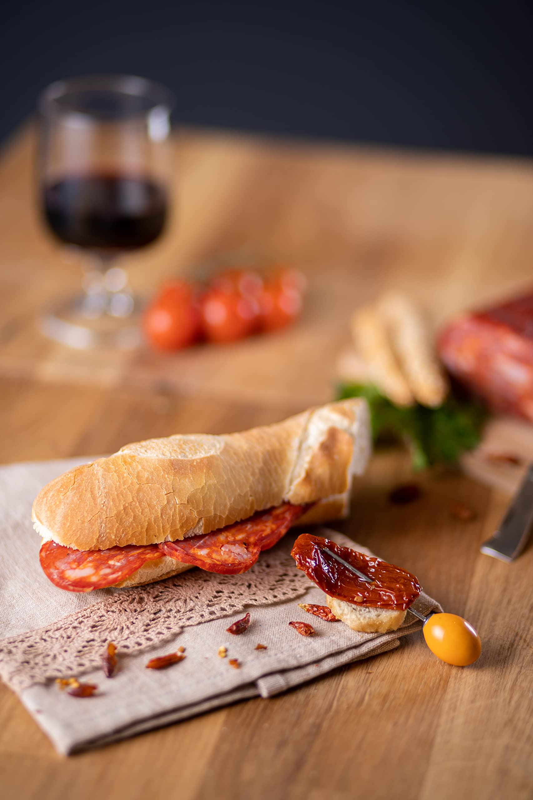 Moretti® | Soppressata assaisonnée artisanale | 600g / 700g Sous Vide 2 Packs | piment calabrais | Salami traditionnel | Planche à découper en bois cadeau (Doux)