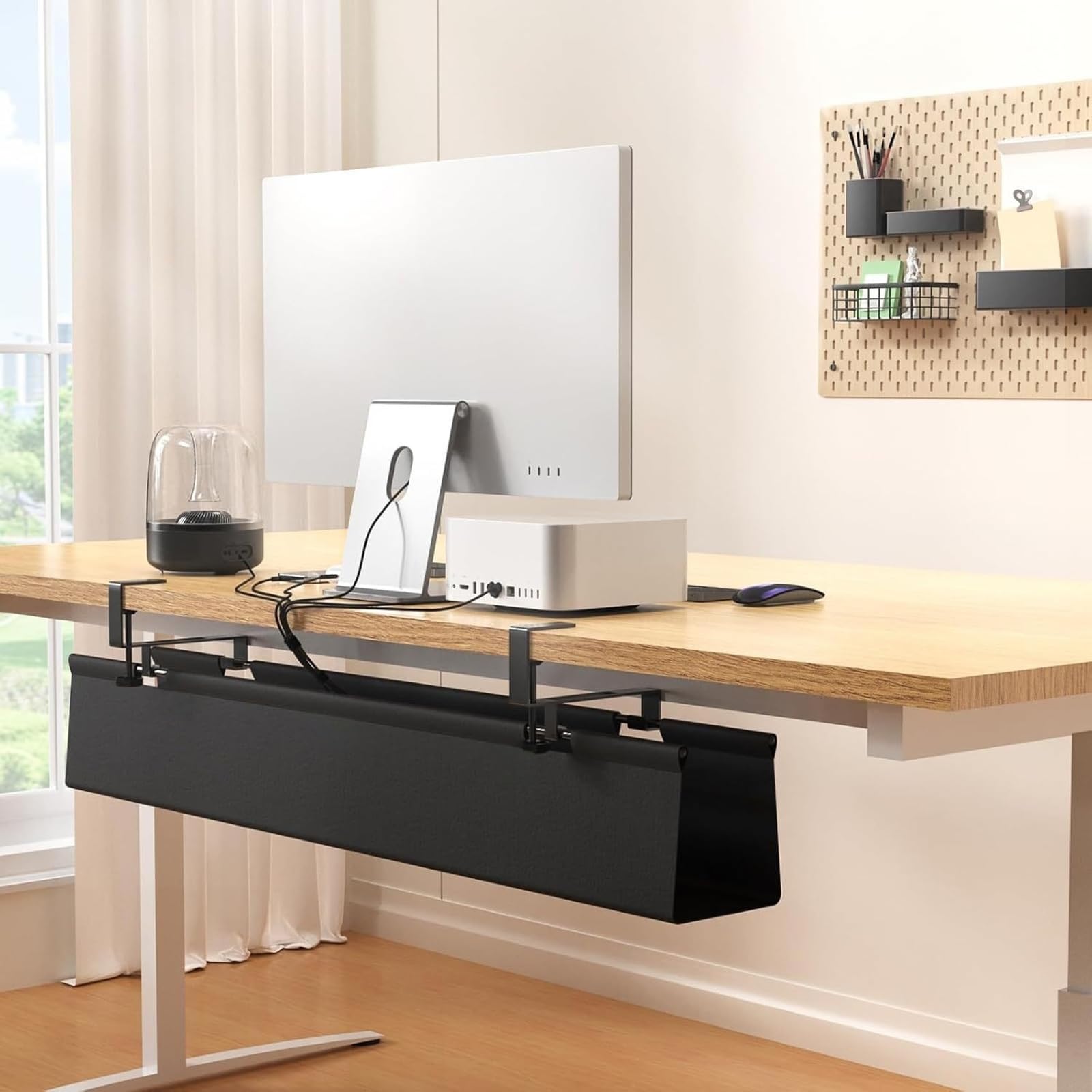 Bandeja de gestión de cables para debajo del escritorio con diseño oculto, organizador de cables para espacios de trabajo organizados y configuración de juegos