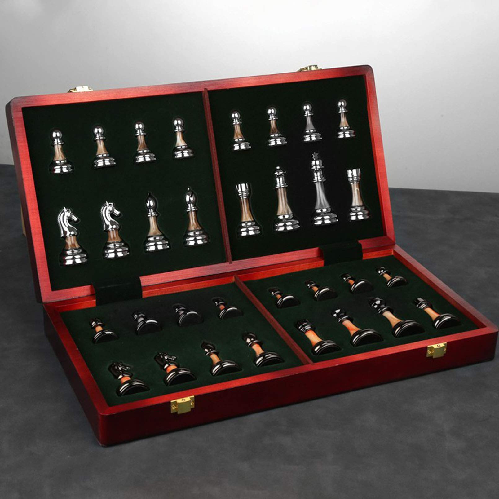 Cutfouwe Schachspiel, Schachbrett Holz hochwertig, Klappbar - Reiseschach - Handgeschnitztes Ritter - KH=8.9 cm, 45x45 cm - für 2 Spieler ab 10 Jahren