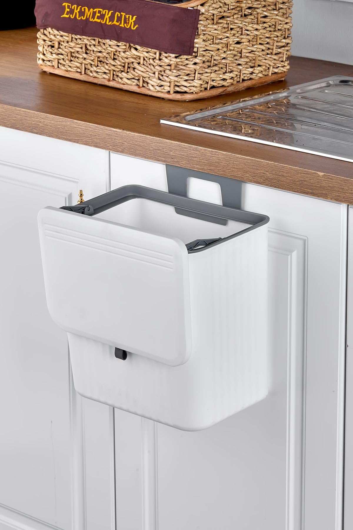 COVEREST 15 Litre Fonksiyonel Kapaklı Banyo Ve Mutfak Tezgahüstü Çöp Kovası Dolap Ve Duvar Aparatlı 15 Lt.,Yerden Tasarruflu Lavabo Altı Veya Dolap Kapısı Için Kapasiteli Mutfak Çöp Kovası,Askılı (BEYAZ)