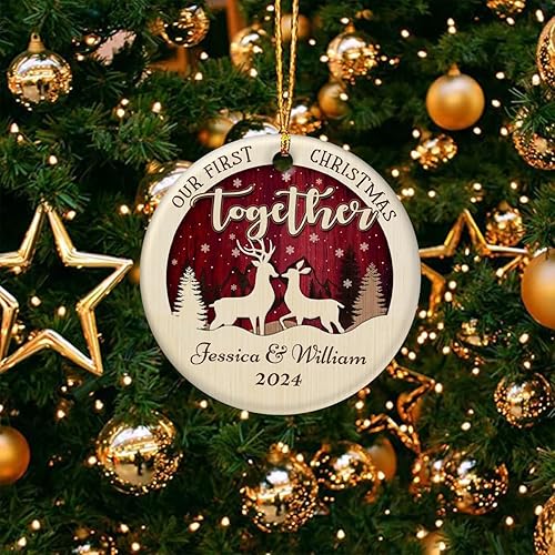 Miniatura 6 de wowcugi Adorno personalizado para la primera Navidad juntos, adornos de cerámica personalizados para parejas de renos, adorno de compromiso, regalo