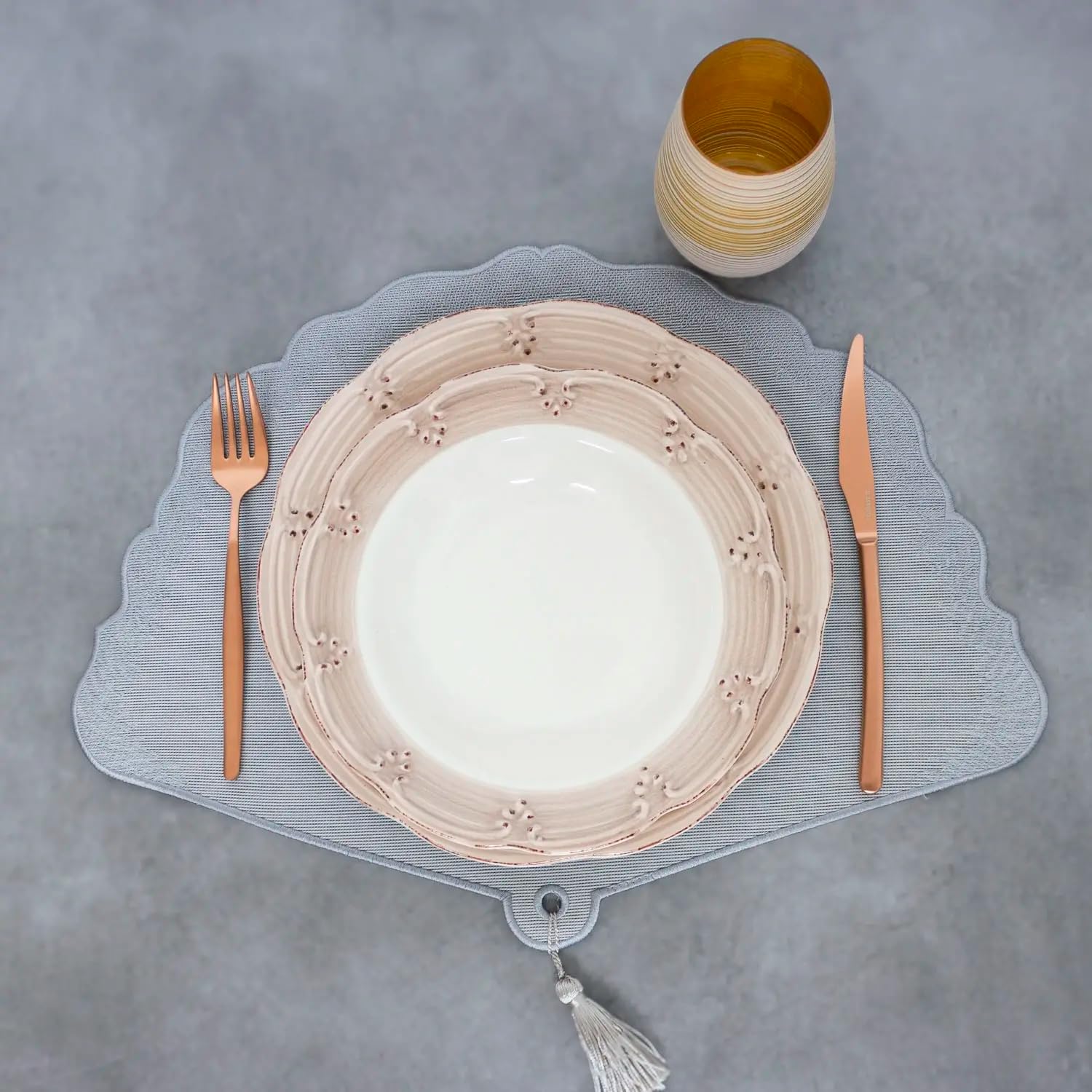 Vajilla de 18 Piezas | Servicio de Mesa Clásico | Apta para Lavavajillas y Microondas (Beige)