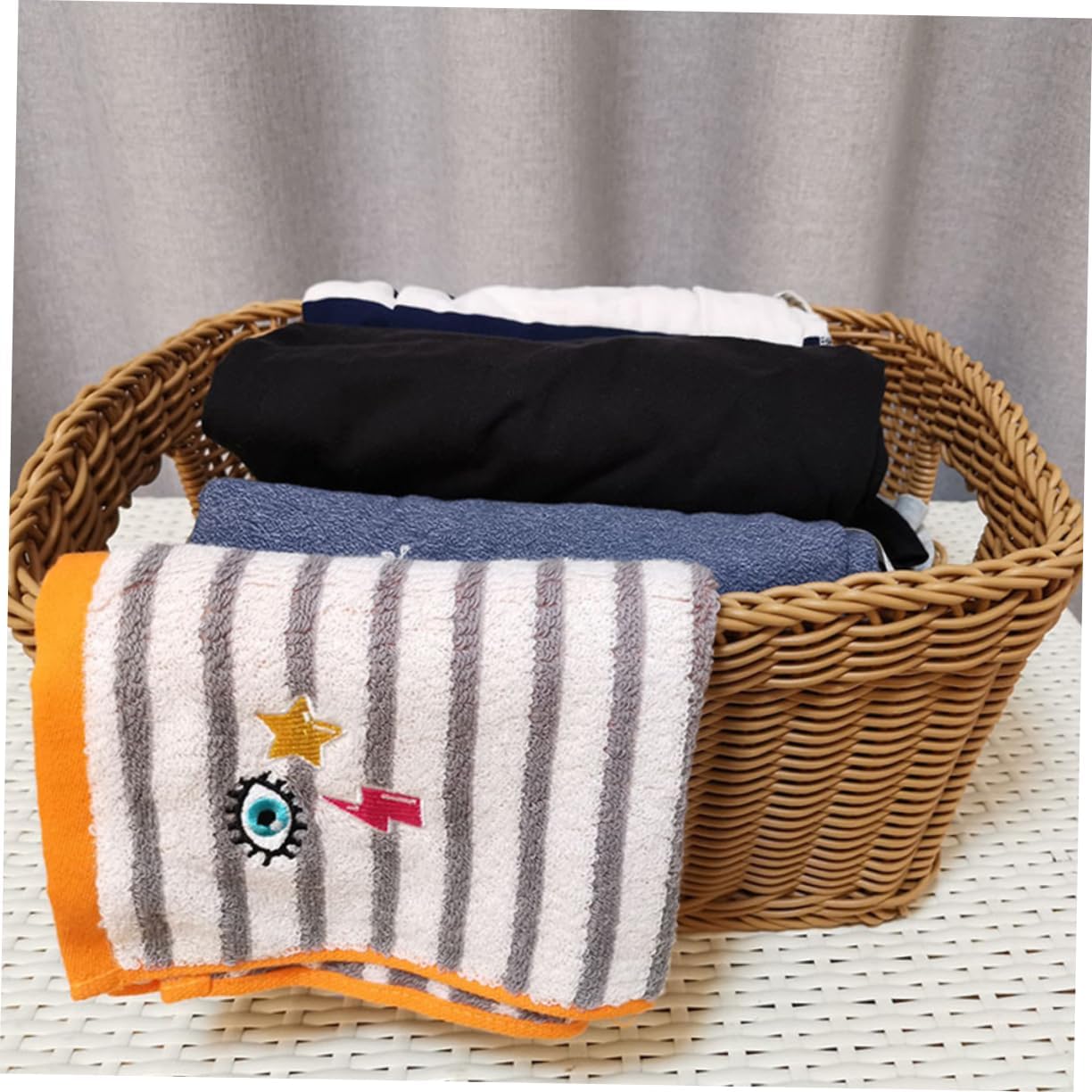 1pc Rattan Woven Laundry Hamper Storage Basket for Dirty Clothes Portable Design with Handles Vintage Style for Bedroom Living
