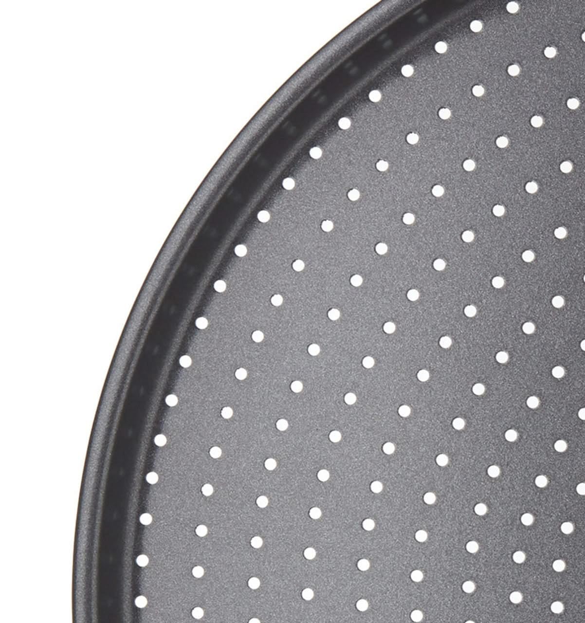 MasterClass 32 cm blacha do pieczenia pizzy Crusty Bake z powłoką nieprzywierającą, solidna okrągła blacha do pieczenia pizzy z perforowaną powierzchnią, przeznaczona do piekarnika, zmywarki
