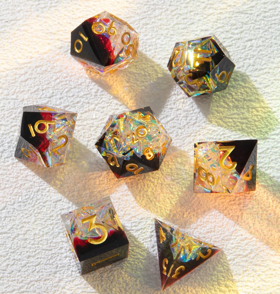 Sharp Edge DND - Juego de Dados Hechos a Mano con 7 Accesorios para Juegos TTRPG de Calabozos y Dragones, Juego de rol de Resina poliédrico de Borde Afilado, Juegos de rol Shadowrun Pathfinder MTG