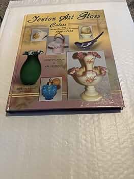 FENTON 花柄 カスタードサテンガラス 2つセット 1匹耳負傷 FENTON 花柄 カスタードサテンガラス 2つセット 1匹耳負傷