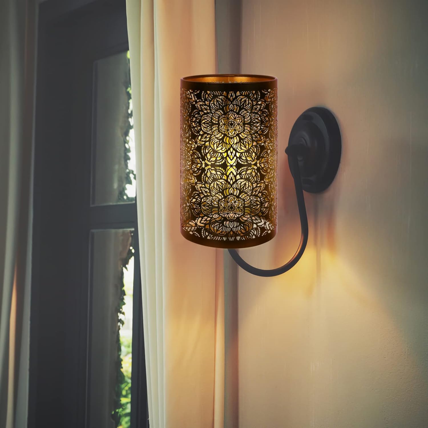 KALLORY Hollow Carved Metal Lampshade Iron Lamp Cover Decorative Tabletop Bedside Lamp Shade 7.87X4.72X4.72In Elegant Light Diffuser for Living Room Bedroom