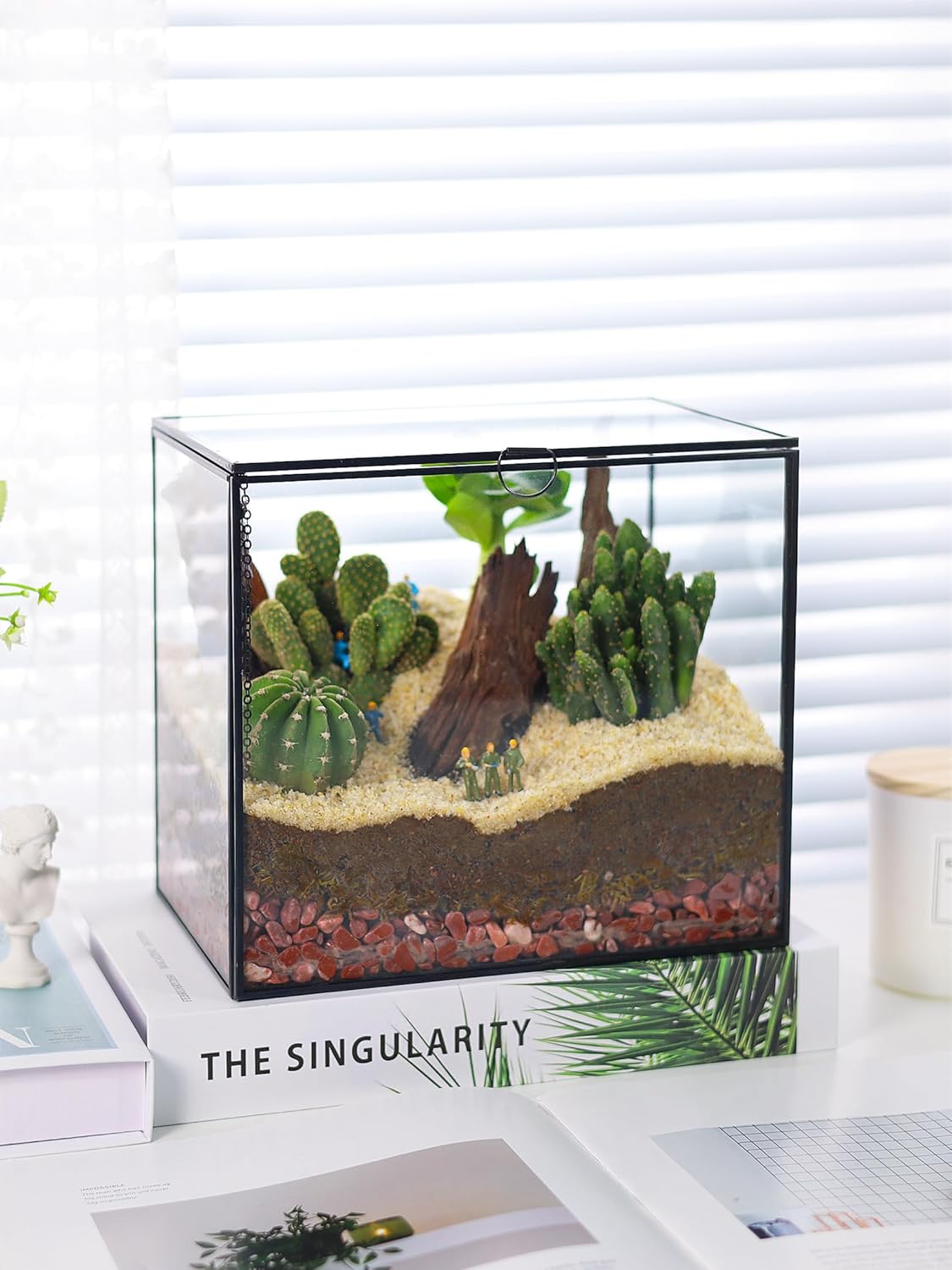 REDHUGO Glass Planters Terrarium with Lid, Handmade Geometric Plants Terrarium Containers for Indoor Plants, Tabletop Terrarium Planter Box for Moss, Succulent, Rectangle, Black (Terrarium ONLY)
