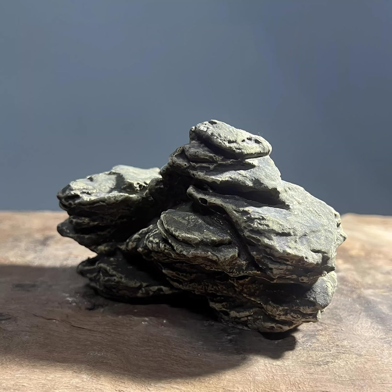 Large Landscape Rock, Aquarium Mountain View Stone Ornament, Easy to Clean, Fish Tank Decorations for Small and Medium Aquariums(12.5cm)