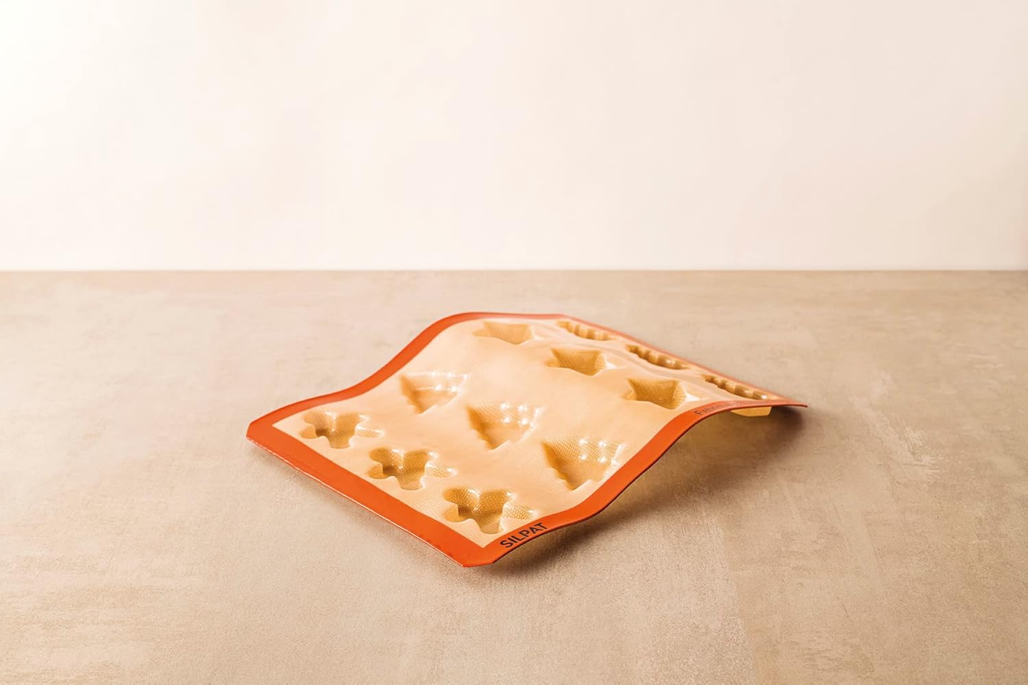 Silicone and Fiberglass 8-Hole Mini Brioche Baking Mold