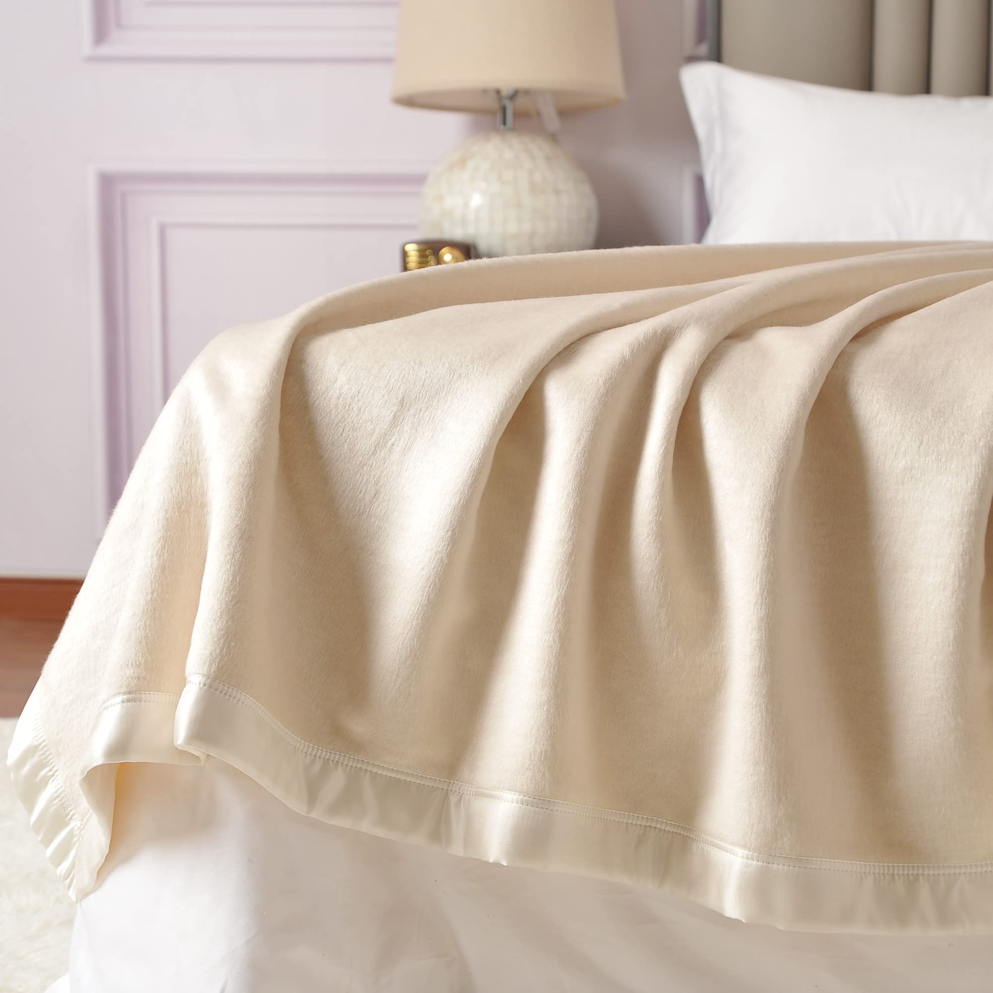 CUDDLE DREAMS Silk Bed Blanket 