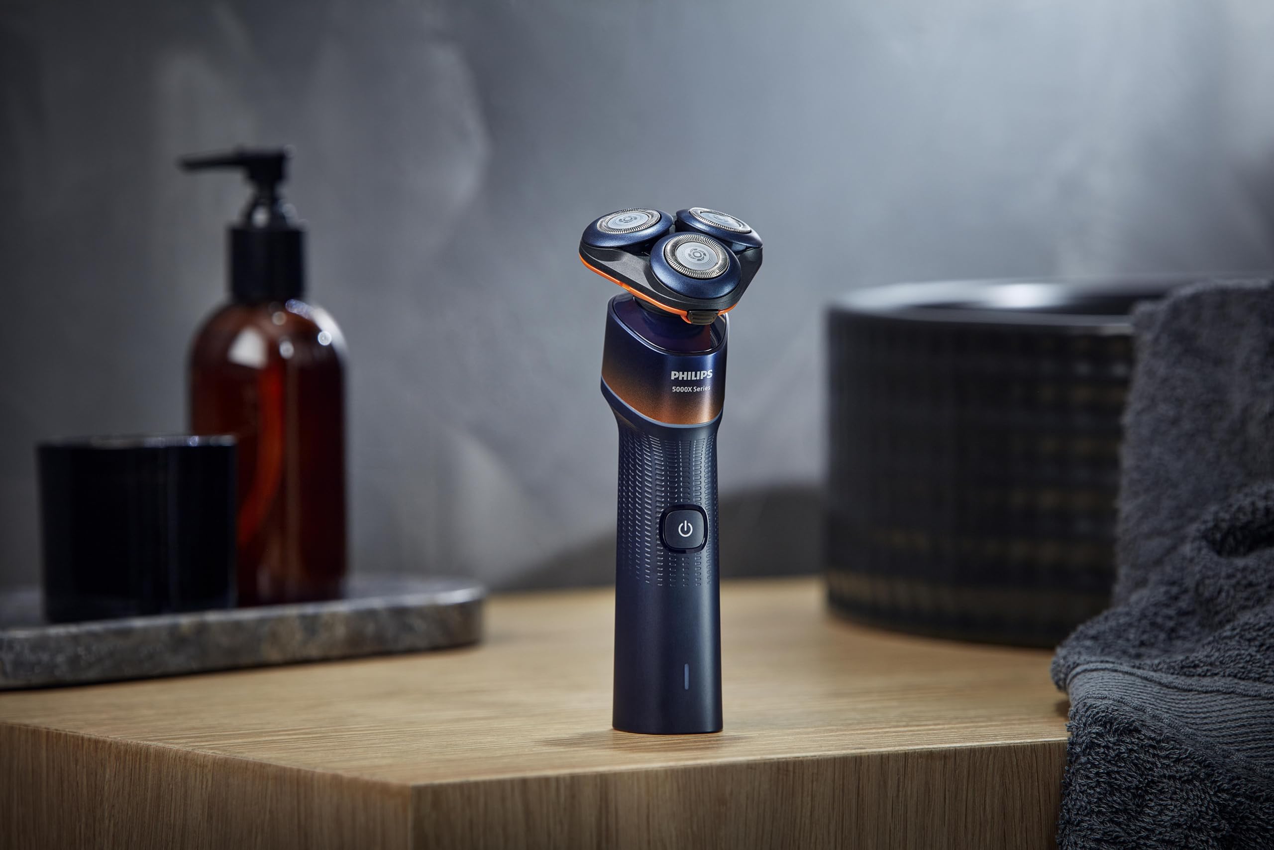 新品未使用⭐︎PHILIPS Shaver Series 5000 Philips 5000X Series Wet and Dry Electric Shaver with Skin Protect