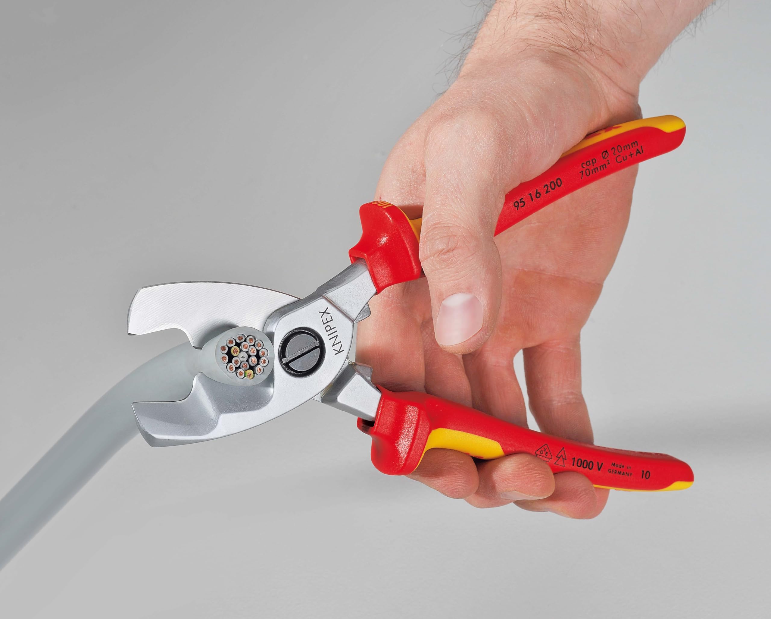 【新着商品】クニペックス KNIPEX 9516-200 絶縁ケーブルカッター Amazon.co.jp: クニペックス KNIPEX 絶縁ケーブルカッター 1000V (SB