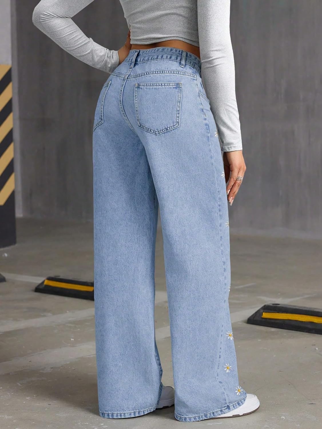 Mid Rise Straight Leg Jeans for Women, Flower Embroidered Trendy&Cute Womens Denim Pants