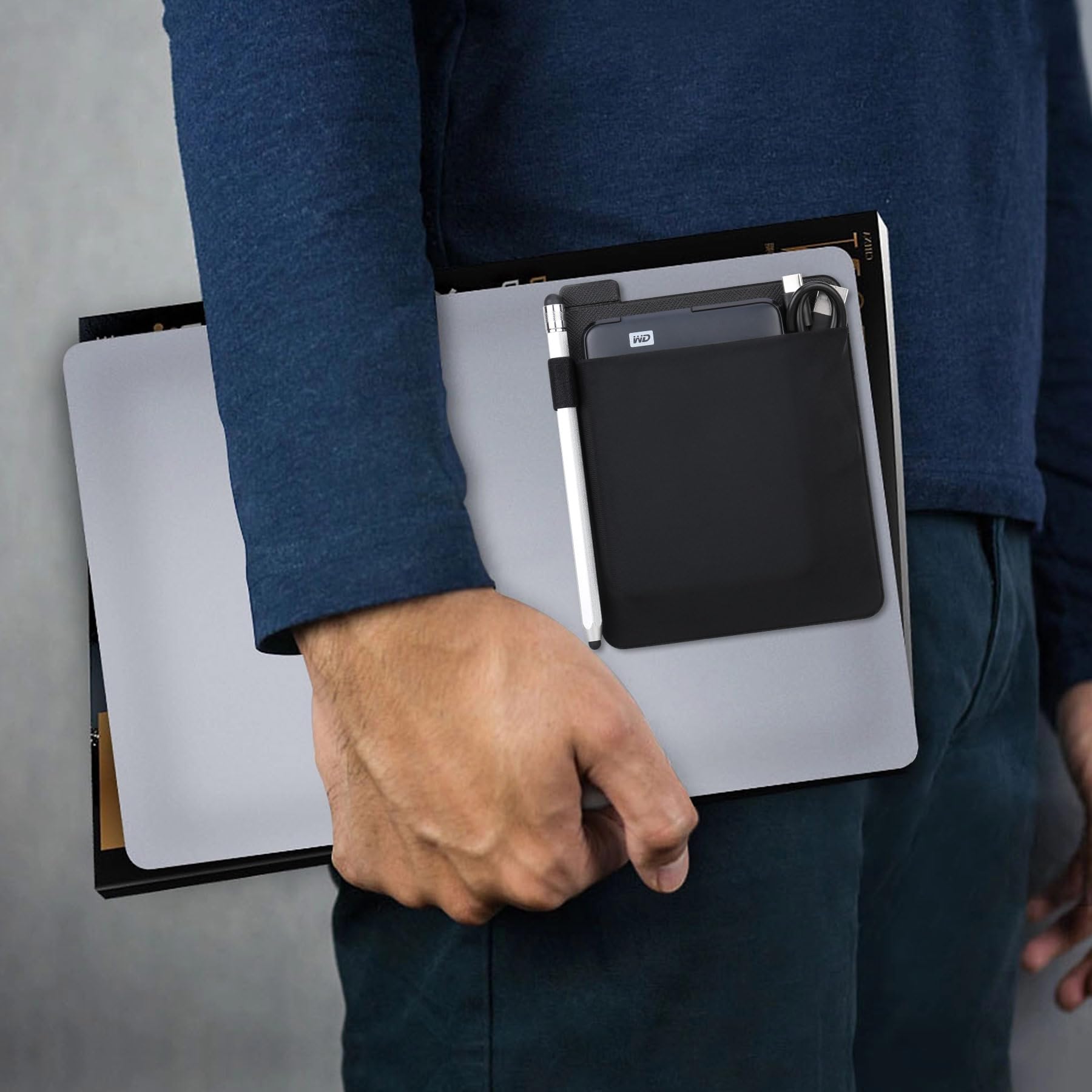 Tasca Adesiva Lacdo Per Hard Disk Esterno 2.5″ – Si Attacca A Laptop, Tablet, Con Adesivo 3M Riutilizzabile, Nera