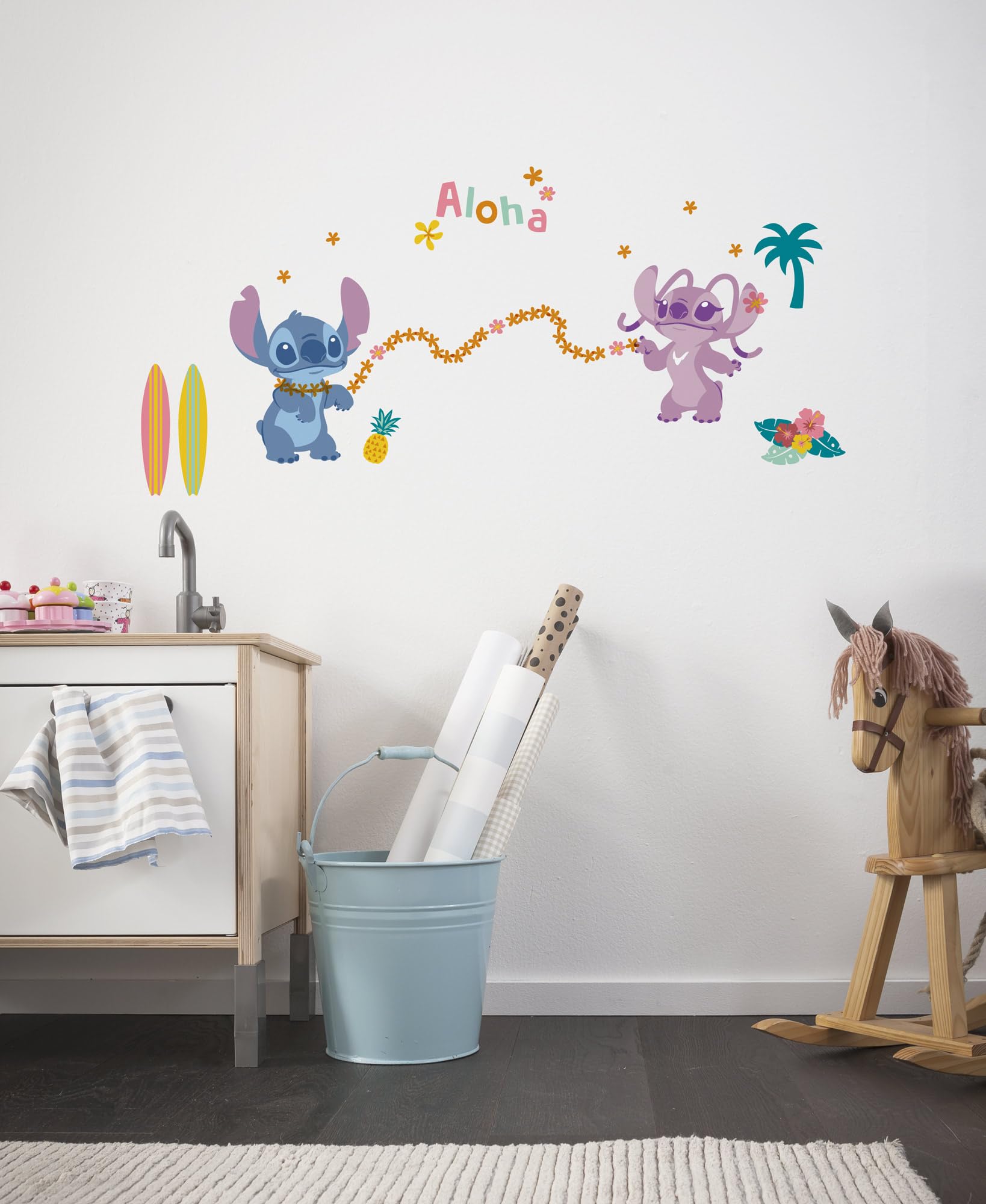 Wandtattoo - Stitch Aloha - Größe 50 x 70 cm - Komar, Kinderzimmer, Wandaufkleber, Wanddekoration, Wandsticker — image 1