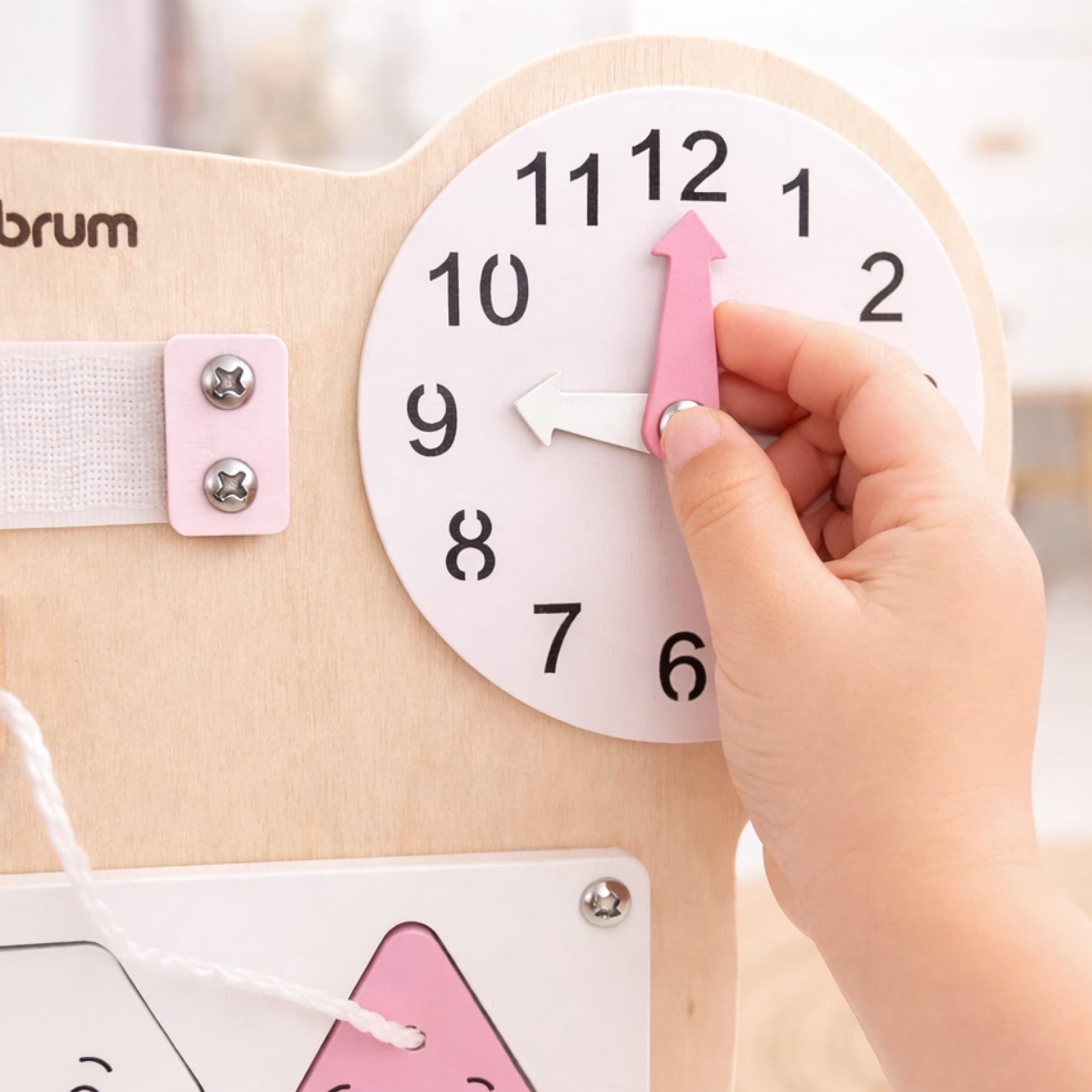 mamabrum Orsacchiotto sensoriale in Legno, 10 in 1, Giocattolo educativo Montessori per Bambini, Naturale/Rosa, abilità motorie e creatività, 29,8 × 39 × 7 cm