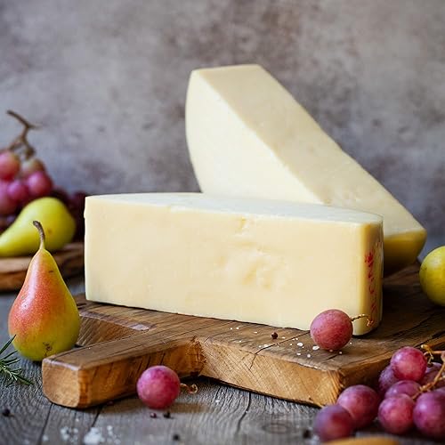 Strong Provolone Valpadana DOP 2.2 lbs (1kg) - EMILIA FOOD