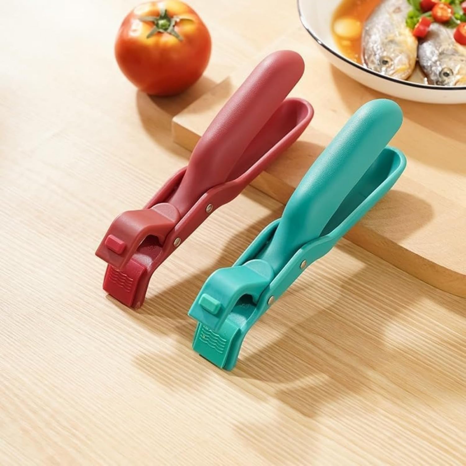 2/4PC Hot Plate Gripper Tongs, Anti-Scald Silicone Multi-Angle Gripper Clips, Non-Slip Kitchen Plate and Bowl Clamp for Safe Handling of Hot Plates and Bowls (2 pack)