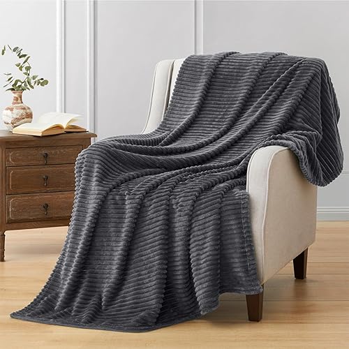 Vista 197 de Vessia Manta de franela de forro polar, 300GSM, acogedora manta a rayas verde salvia para sofá, cama y sofá, cálida y suave, acogedora manta