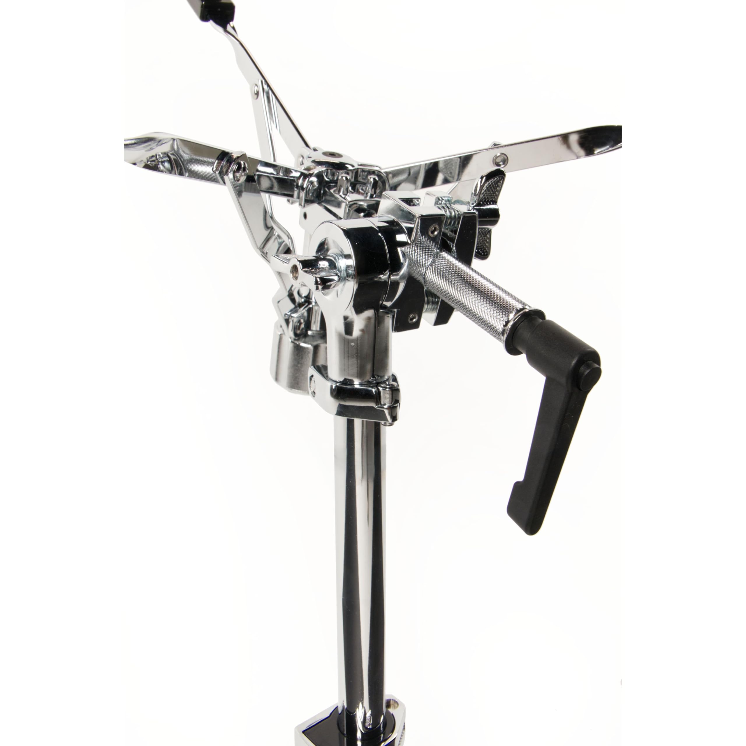 Fame SDS9003 Snare-Ständer, Doppelstrebig, Verchromt, Höhenverstellbar 40-57cm, Flexibles Kugelgelenk, Faltbares Design, Gummierte Haken