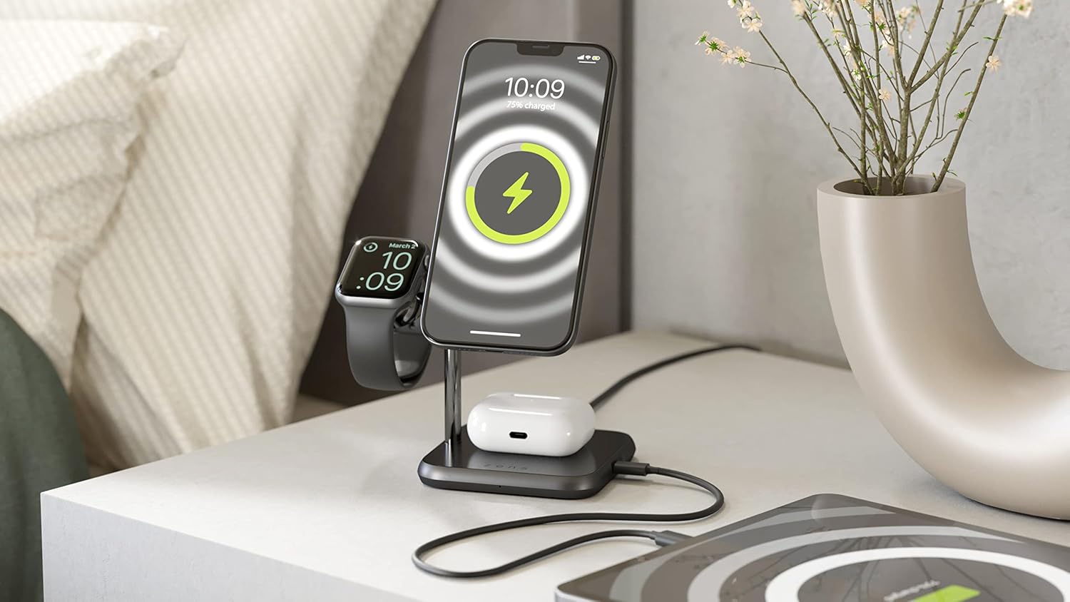 Indietro view of the ZENS 4-in-1 charging station showing the USB-C power input port.