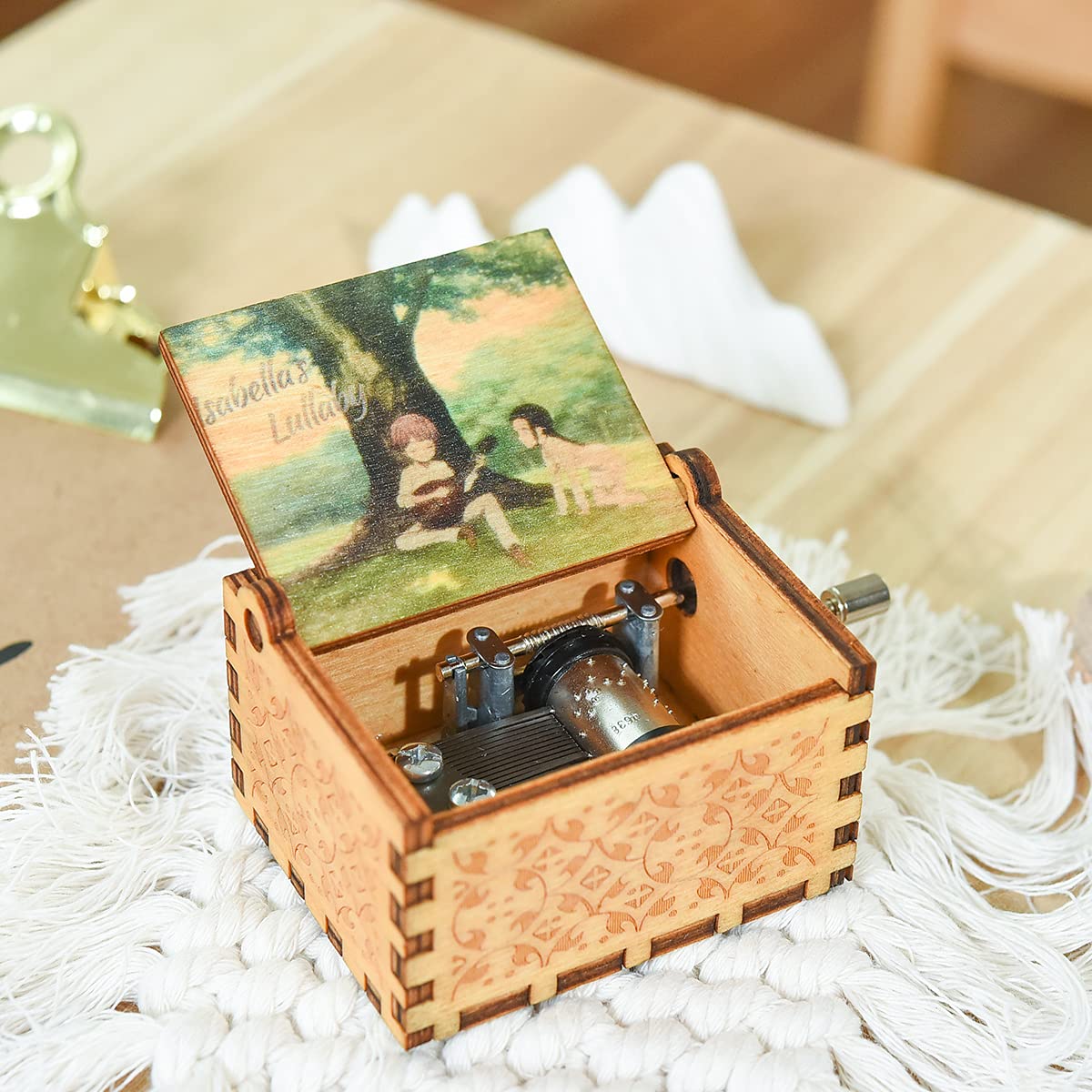 LE ORE 手巻きオルゴール 楽器デザイン Amazon.co.jp: 木製オルゴール 約束のネバーランド オルゴール